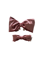 Load image into Gallery viewer, Pink Mauve Scrunched Bowtie

