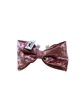 Load image into Gallery viewer, Pink Mauve Scrunched Bowtie
