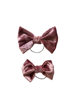 Load image into Gallery viewer, Pink Mauve Scrunched Hairbow
