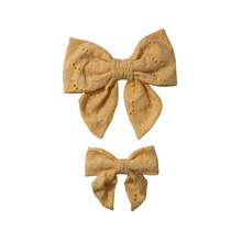 Load image into Gallery viewer, Lace Daffodil Lady Bow
